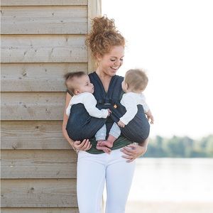 Mini Monkey Twin carrier barely used! Great condition. Black Mesh.